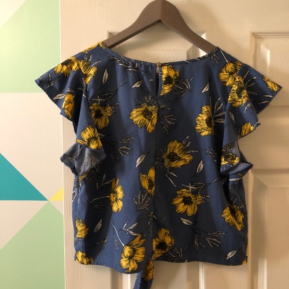 Tie front top - Picture 2 of 5